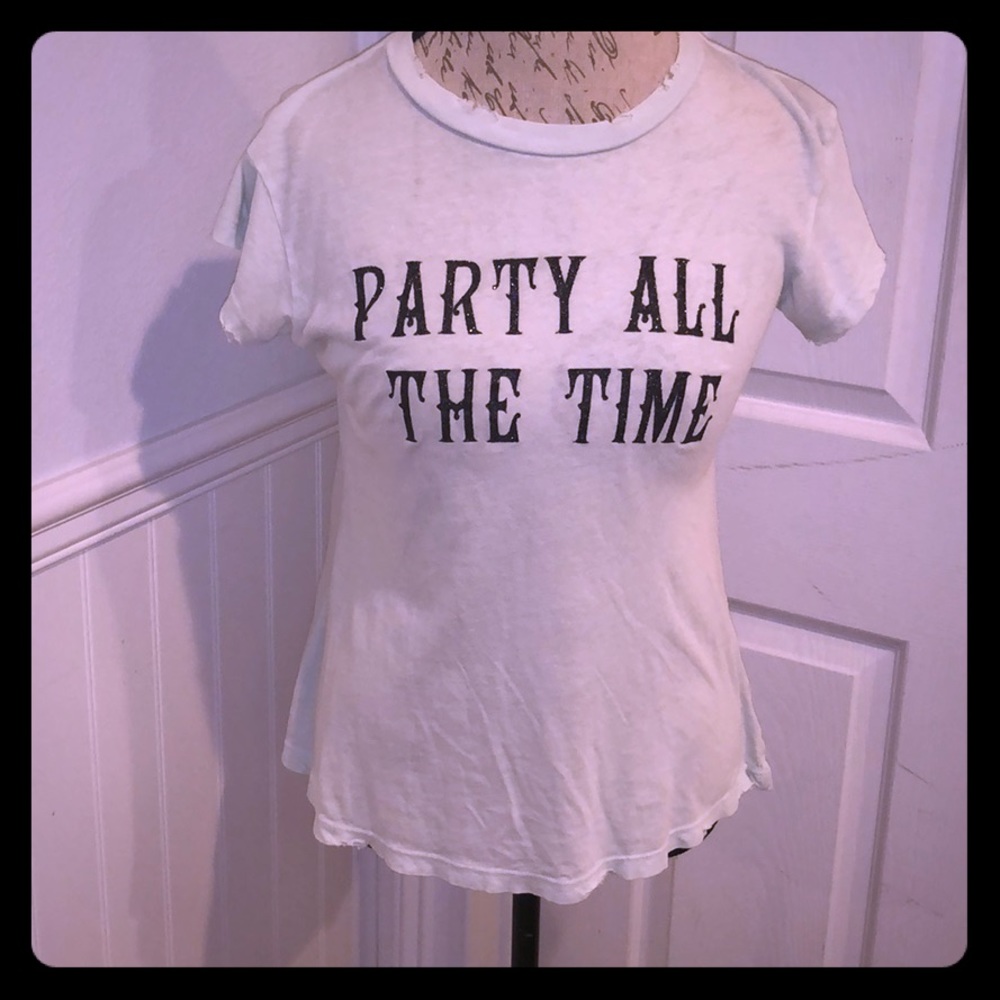 Designer tee